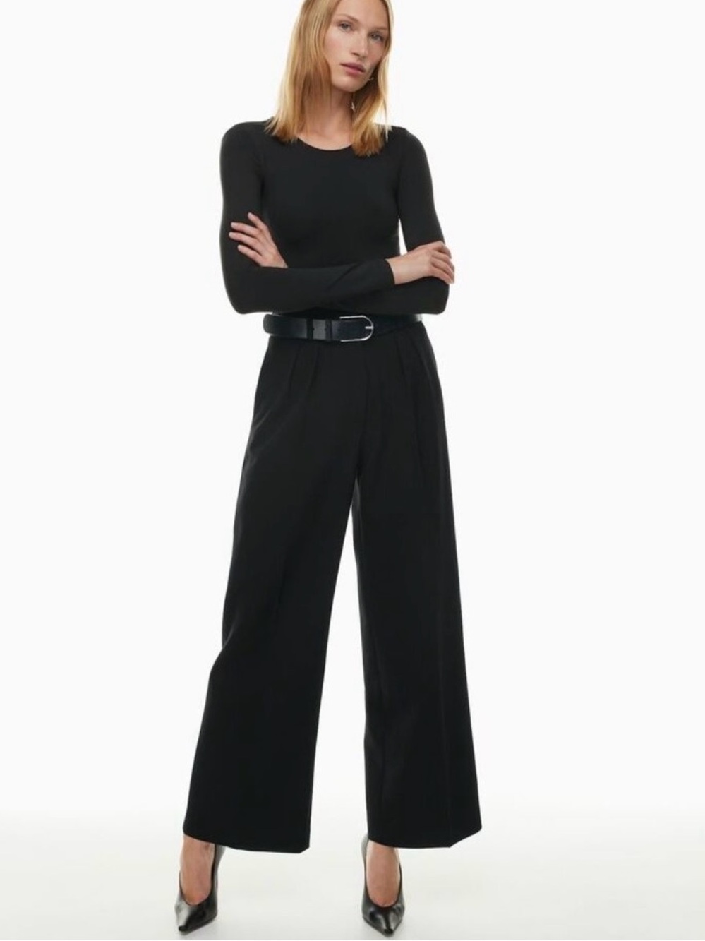 Aritzia Babaton Contour Crew Longsleeve Bodysuit
Black Size XL - Picture 3 of 11